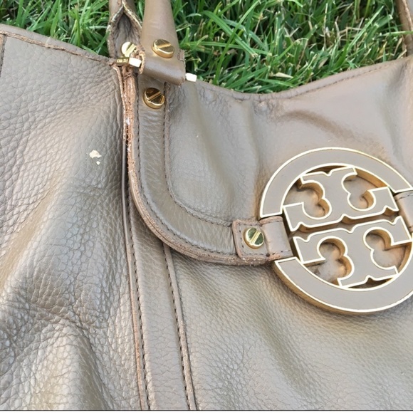 Tory Burch • Amanda Hobo style cement tan gray bag purse - Picture 2 of 6